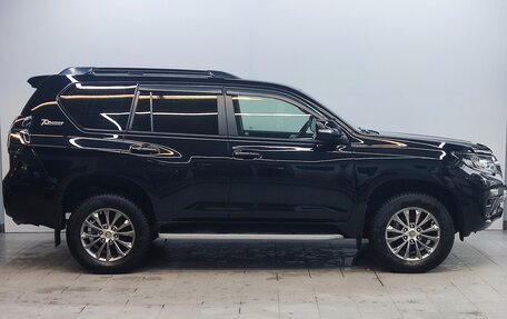 Toyota Land Cruiser Prado 150 рестайлинг 2, 2021 год, 6 990 000 рублей, 4 фотография