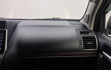 Toyota Land Cruiser Prado 150 рестайлинг 2, 2021 год, 6 990 000 рублей, 12 фотография