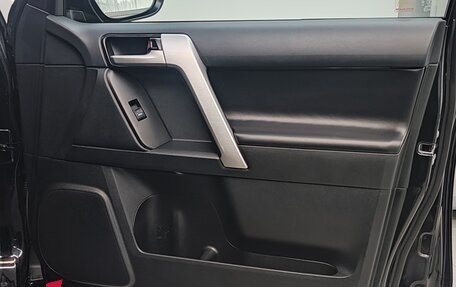 Toyota Land Cruiser Prado 150 рестайлинг 2, 2021 год, 6 990 000 рублей, 19 фотография