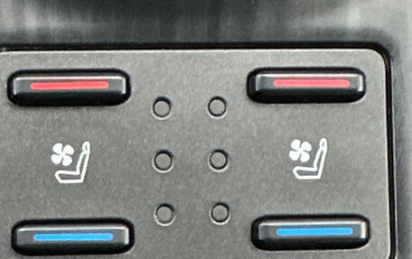 Toyota Camry, 2021 год, 4 050 000 рублей, 26 фотография