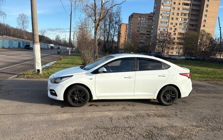 Hyundai Solaris II рестайлинг, 2018 год, 1 050 000 рублей, 4 фотография