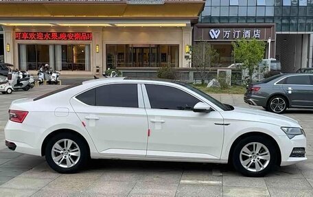 Skoda Superb III рестайлинг, 2021 год, 1 620 000 рублей, 5 фотография