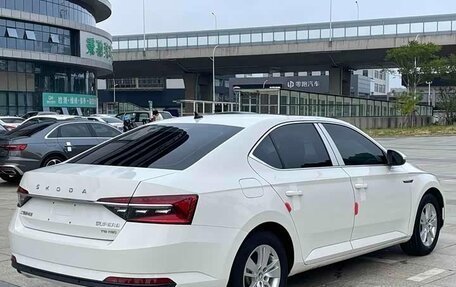 Skoda Superb III рестайлинг, 2021 год, 1 620 000 рублей, 6 фотография