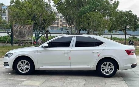 Skoda Superb III рестайлинг, 2021 год, 1 620 000 рублей, 9 фотография