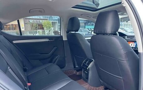 Skoda Superb III рестайлинг, 2021 год, 1 620 000 рублей, 14 фотография