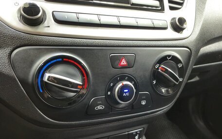 Hyundai Solaris II рестайлинг, 2021 год, 1 390 000 рублей, 18 фотография