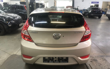 Hyundai Solaris II рестайлинг, 2011 год, 779 000 рублей, 4 фотография