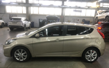 Hyundai Solaris II рестайлинг, 2011 год, 779 000 рублей, 2 фотография