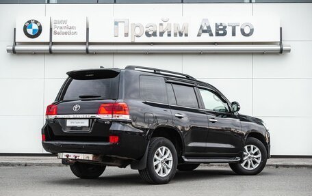 Toyota Land Cruiser 200, 2017 год, 5 600 000 рублей, 2 фотография