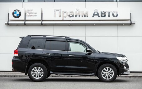 Toyota Land Cruiser 200, 2017 год, 5 600 000 рублей, 6 фотография