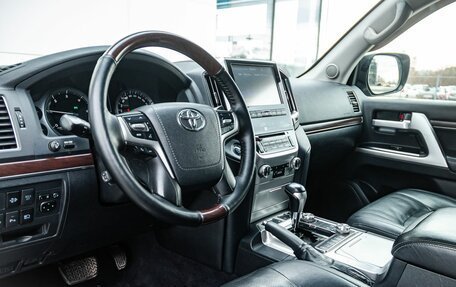 Toyota Land Cruiser 200, 2017 год, 5 600 000 рублей, 12 фотография