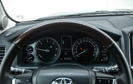 Toyota Land Cruiser 200, 2017 год, 5 600 000 рублей, 13 фотография