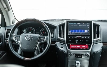 Toyota Land Cruiser 200, 2017 год, 5 600 000 рублей, 15 фотография