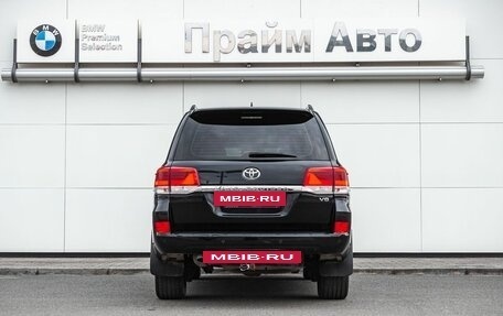 Toyota Land Cruiser 200, 2017 год, 5 600 000 рублей, 4 фотография