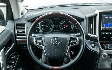 Toyota Land Cruiser 200, 2017 год, 5 600 000 рублей, 20 фотография