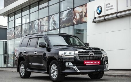 Toyota Land Cruiser 200, 2017 год, 5 600 000 рублей, 16 фотография