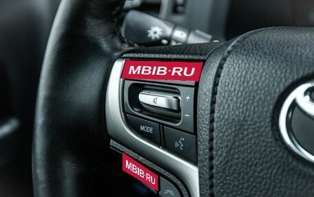 Toyota Land Cruiser 200, 2017 год, 5 600 000 рублей, 21 фотография