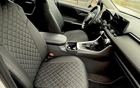 Toyota RAV4, 2023 год, 4 610 000 рублей, 7 фотография