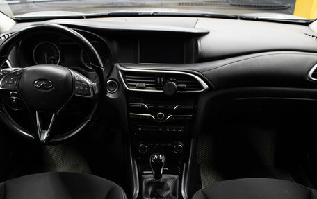 Infiniti Q30, 2016 год, 1 699 000 рублей, 10 фотография