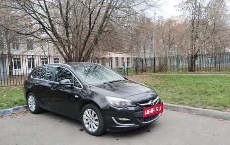 Opel Astra J, 2013 год, 750 000 рублей, 2 фотография