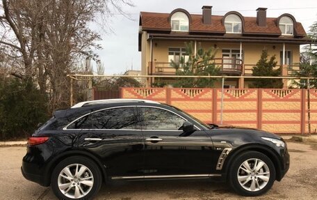 Infiniti QX70, 2013 год, 1 600 000 рублей, 2 фотография