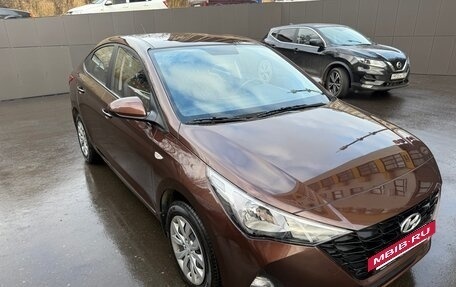 Hyundai Solaris II рестайлинг, 2022 год, 1 890 000 рублей, 2 фотография