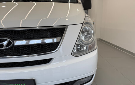 Hyundai H-1 II рестайлинг, 2011 год, 1 495 000 рублей, 3 фотография