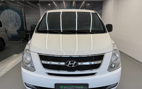 Hyundai H-1 II рестайлинг, 2011 год, 1 495 000 рублей, 2 фотография