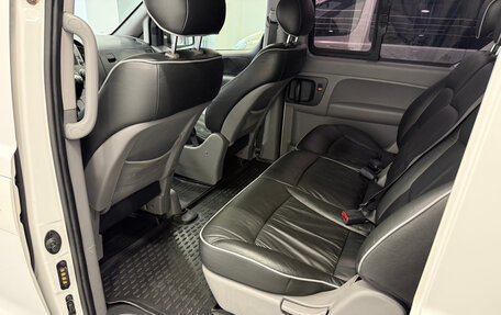 Hyundai H-1 II рестайлинг, 2011 год, 1 495 000 рублей, 15 фотография