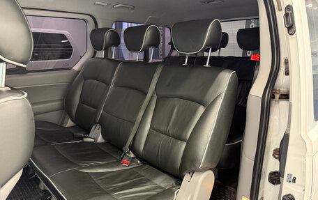 Hyundai H-1 II рестайлинг, 2011 год, 1 495 000 рублей, 16 фотография