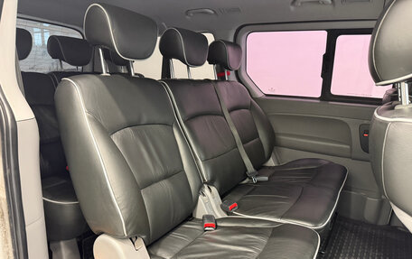 Hyundai H-1 II рестайлинг, 2011 год, 1 495 000 рублей, 18 фотография