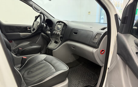 Hyundai H-1 II рестайлинг, 2011 год, 1 495 000 рублей, 19 фотография