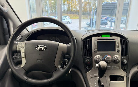 Hyundai H-1 II рестайлинг, 2011 год, 1 495 000 рублей, 25 фотография