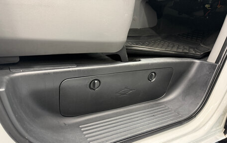 Hyundai H-1 II рестайлинг, 2011 год, 1 495 000 рублей, 21 фотография