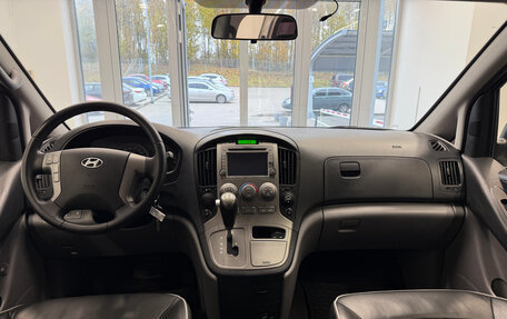 Hyundai H-1 II рестайлинг, 2011 год, 1 495 000 рублей, 26 фотография