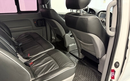 Hyundai H-1 II рестайлинг, 2011 год, 1 495 000 рублей, 17 фотография