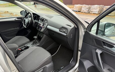 Volkswagen Tiguan II, 2018 год, 1 999 999 рублей, 12 фотография