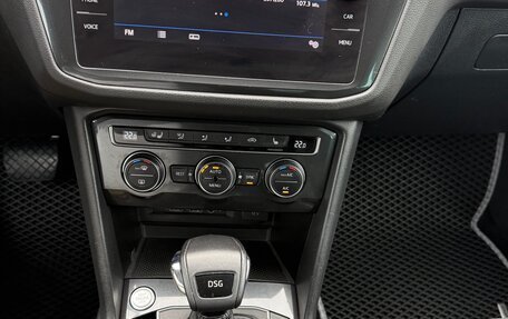 Volkswagen Tiguan II, 2018 год, 1 999 999 рублей, 20 фотография