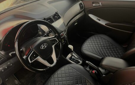 Hyundai Solaris II рестайлинг, 2013 год, 1 050 000 рублей, 7 фотография