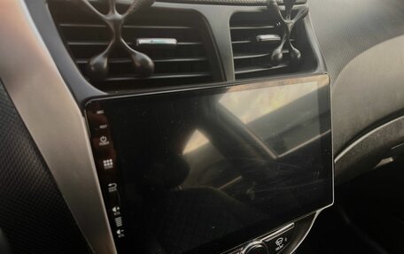 Hyundai Solaris II рестайлинг, 2013 год, 1 050 000 рублей, 8 фотография