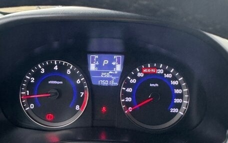 Hyundai Solaris II рестайлинг, 2016 год, 850 000 рублей, 23 фотография