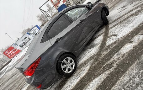 Hyundai Solaris II рестайлинг, 2011 год, 750 000 рублей, 2 фотография