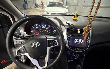 Hyundai Solaris II рестайлинг, 2011 год, 750 000 рублей, 8 фотография