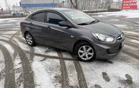 Hyundai Solaris II рестайлинг, 2011 год, 750 000 рублей, 5 фотография