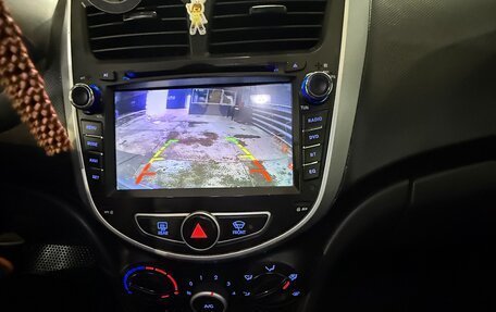 Hyundai Solaris II рестайлинг, 2011 год, 750 000 рублей, 7 фотография