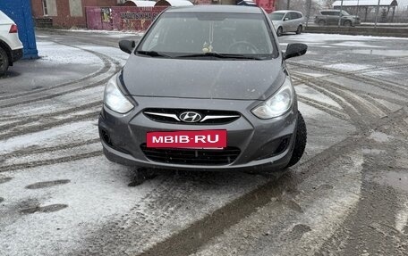 Hyundai Solaris II рестайлинг, 2011 год, 750 000 рублей, 6 фотография