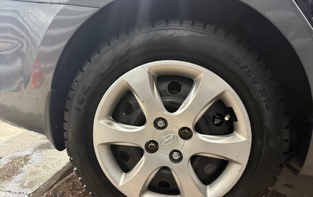 Hyundai Solaris II рестайлинг, 2011 год, 750 000 рублей, 13 фотография