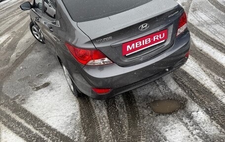 Hyundai Solaris II рестайлинг, 2011 год, 750 000 рублей, 3 фотография