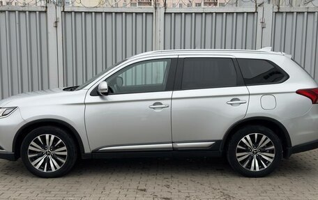 Mitsubishi Outlander III рестайлинг 3, 2018 год, 2 250 000 рублей, 5 фотография
