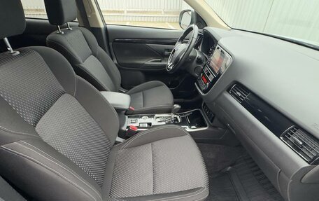 Mitsubishi Outlander III рестайлинг 3, 2018 год, 2 250 000 рублей, 21 фотография